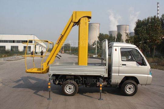 點(diǎn)擊查看詳細(xì)信息<br>標(biāo)題：電動(dòng)高空作業(yè)車 閱讀次數(shù)：3500