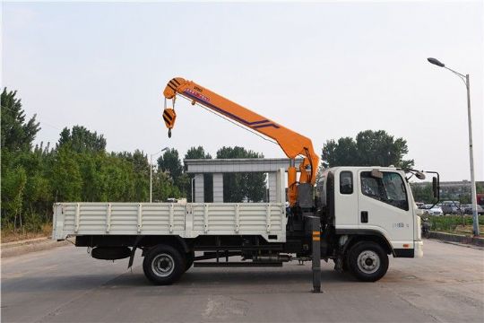 點(diǎn)擊查看詳細(xì)信息<br>標(biāo)題：5噸凱馬隨車吊3節(jié)臂 閱讀次數(shù)：2798