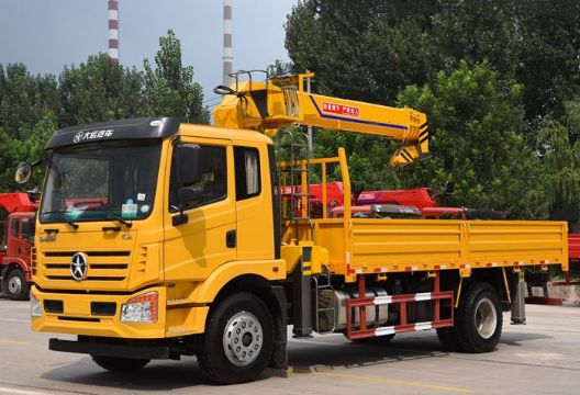 點擊查看詳細信息<br>標題：8噸大運隨車吊 閱讀次數(shù)：2039