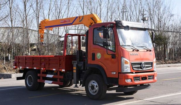 點擊查看詳細信息<br>標題：3.2噸大運隨車吊 閱讀次數(shù)：2087