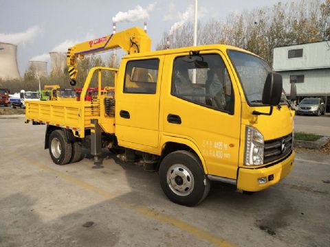 點擊查看詳細信息<br>標題：凱馬雙排隨車吊 閱讀次數(shù)：2158