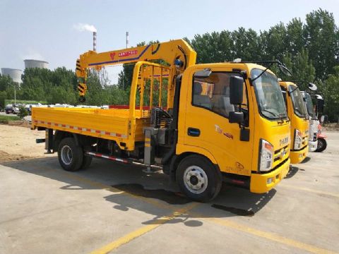 點擊查看詳細信息<br>標題：4噸唐駿隨車吊 閱讀次數(shù)：2127
