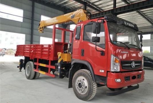 點擊查看詳細信息<br>標題：5噸大運隨車吊 閱讀次數(shù)：2249