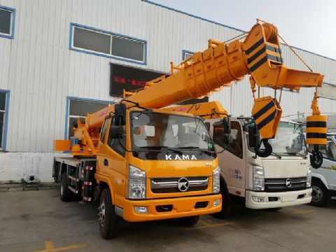 點擊查看詳細(xì)信息<br>標(biāo)題：10噸凱馬汽車吊 閱讀次數(shù)：2177