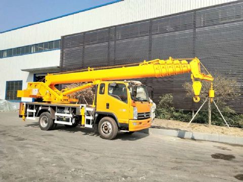 點擊查看詳細(xì)信息<br>標(biāo)題：12噸凱馬汽車吊 閱讀次數(shù)：2183